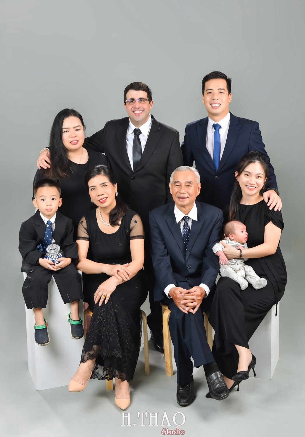 Anh gia dinh dep 1 min - 19 cách tạo dáng chụp ảnh gia đình tự nhiên nhất - HThao Studio