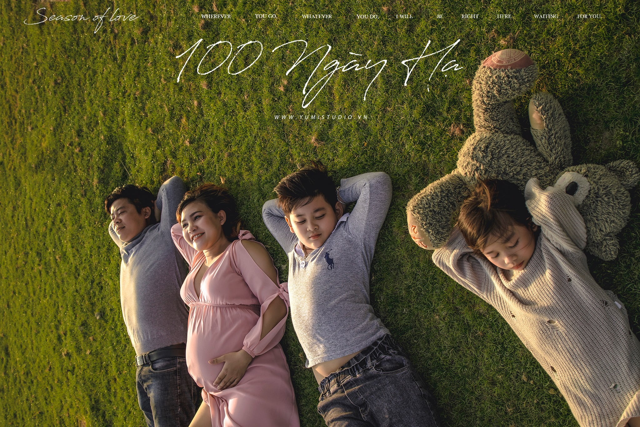 Ca nha nam tren bai co - 19 cách tạo dáng chụp ảnh gia đình tự nhiên nhất - HThao Studio