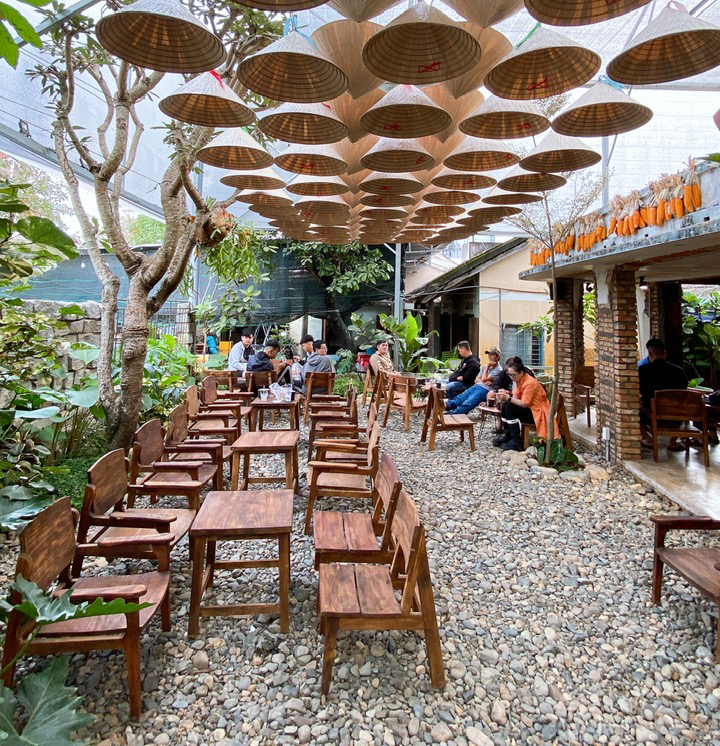 Măng Coffee & More - Quán Cà Phê Cá Koi Đẹp Chụp Ảnh Tết Diên Khánh