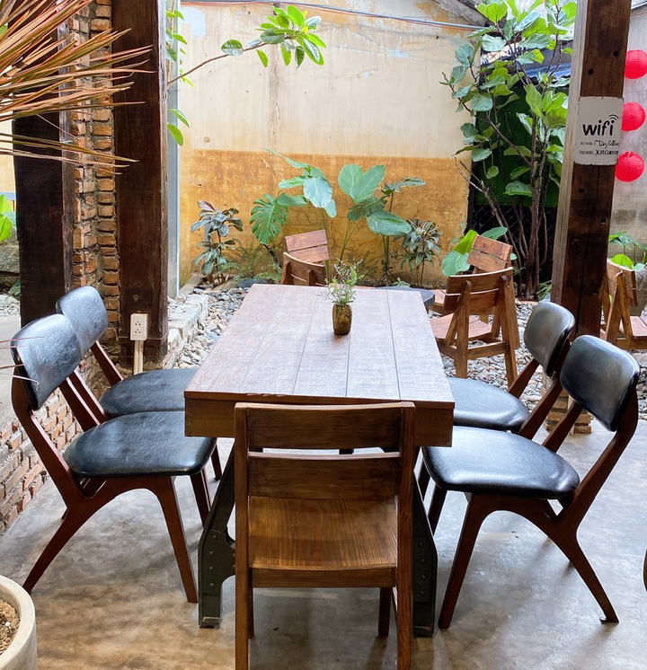 Măng Coffee & More - Quán Cà Phê Cá Koi Đẹp Chụp Ảnh Tết Diên Khánh