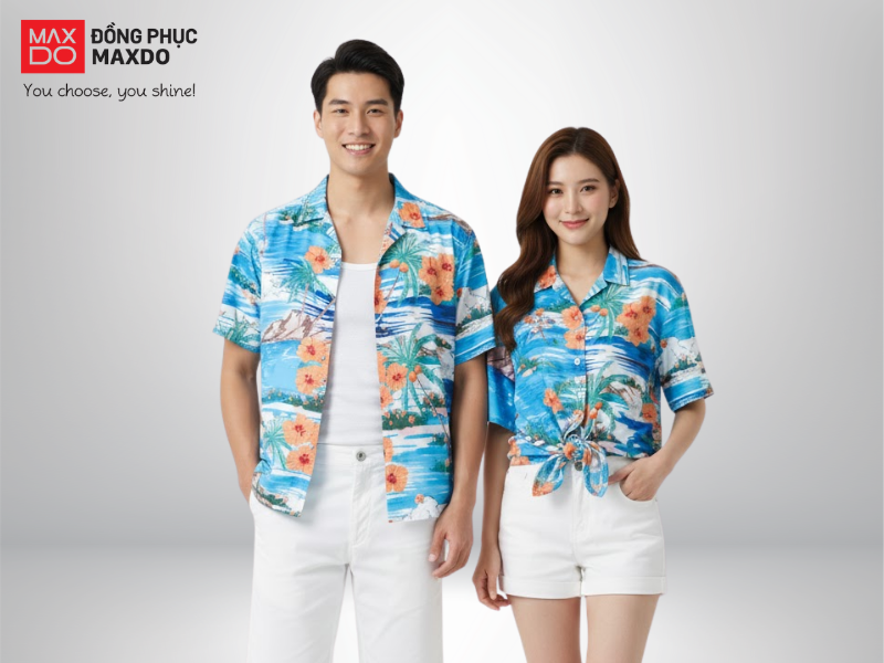  Mẫu áo sơ mi Hawaii đồng phục đi biển có tông màu xanh và họa tiết hoa nhiệt đới