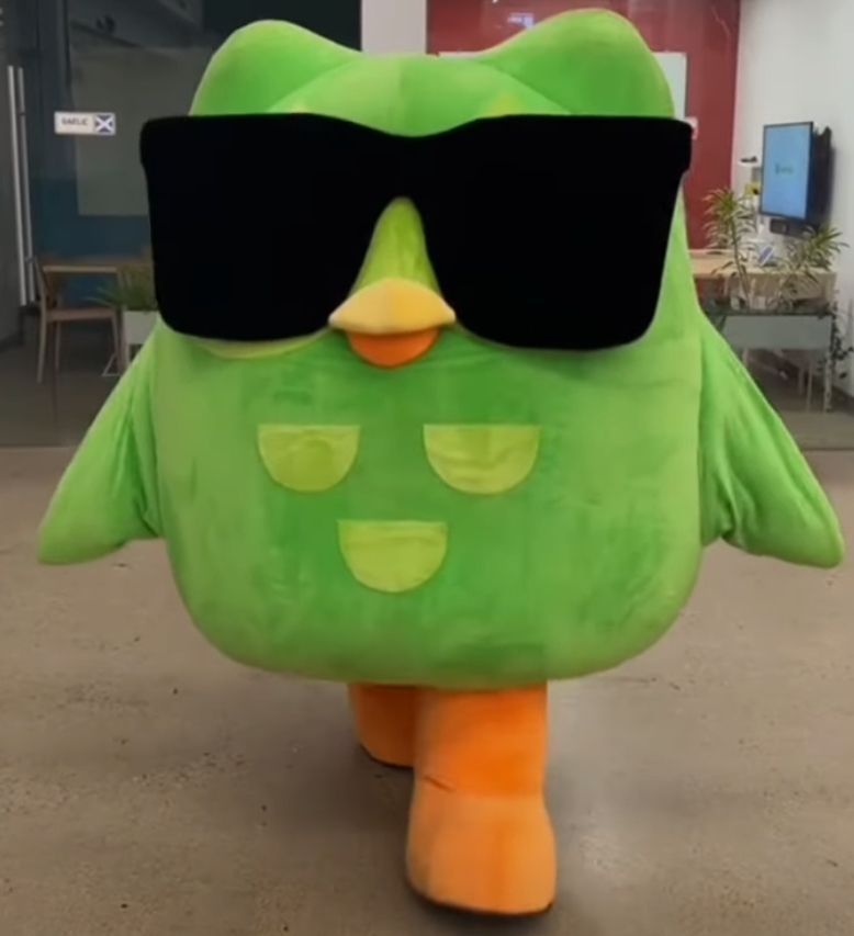 Duolingo meme lan truyền rộng rãi nhờ tính hài hước gần gũi và dễ chia sẻ