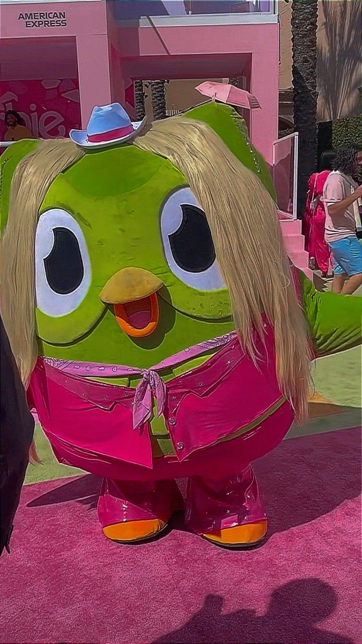 Ai cũng dễ dàng tìm thấy Duolingo meme trong những nhóm học tập trực tuyến