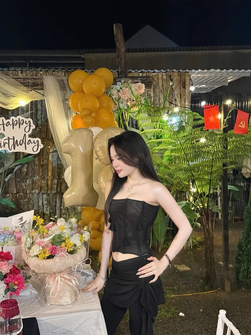 Ánh mắt tỏa sáng mọi lúc với ảnh của cô gái 2k8