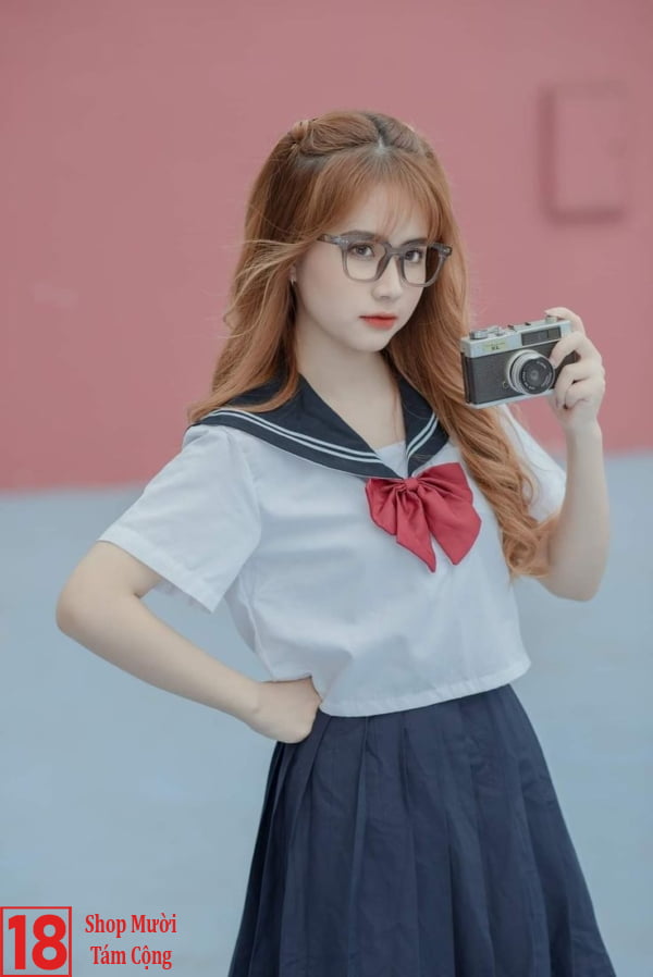 Gái Xinh Mặc Váy Xếp Ly Ngắn (9)