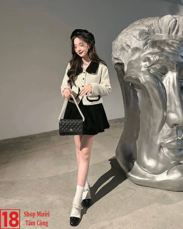 Gái Xinh Mặc Váy Xếp Ly Ngắn (10)