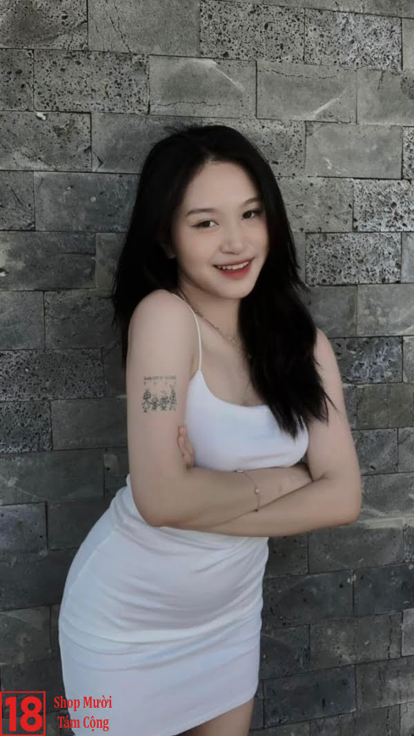 Gái Xinh Mặc Váy Trắng Ngắn Khoe Dáng (2)