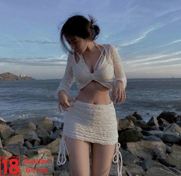 Gái Xinh Mặc Váy Trắng Ngắn Khoe Dáng (3)