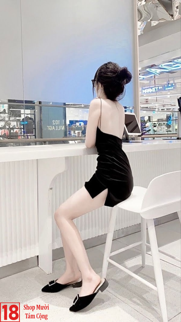 Gái Xinh Mặc Váy Ngắn Màu đen (1)
