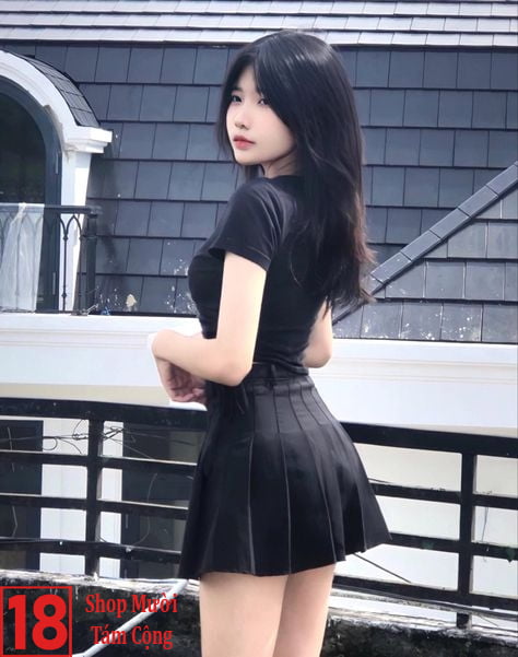 Gái Xinh Mặc Váy Ngắn Màu đen (6)