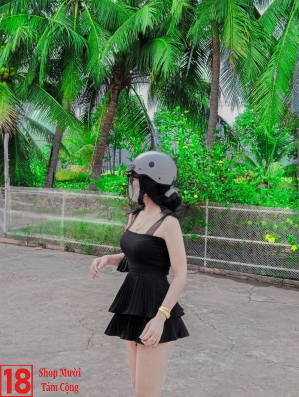 Gái Xinh Mặc Váy Ngắn Màu đen (9)