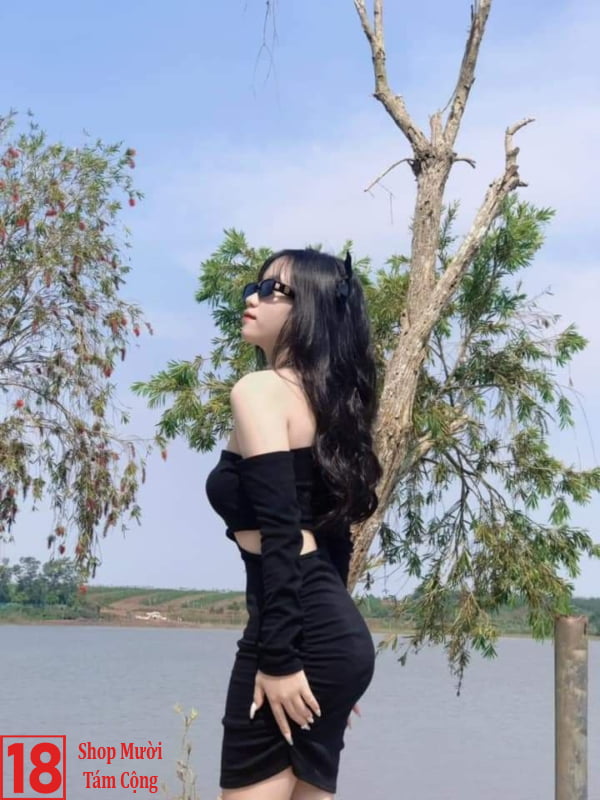 Gái Xinh Mặc Váy Ngắn Màu đen (10)