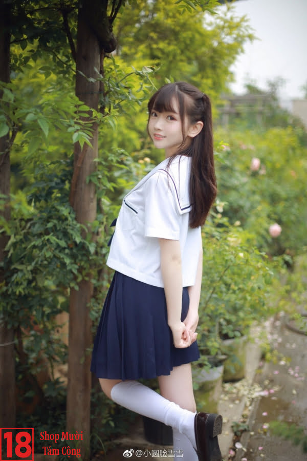 Gái đẹp mặc váy ngắn trên tik tok (7)