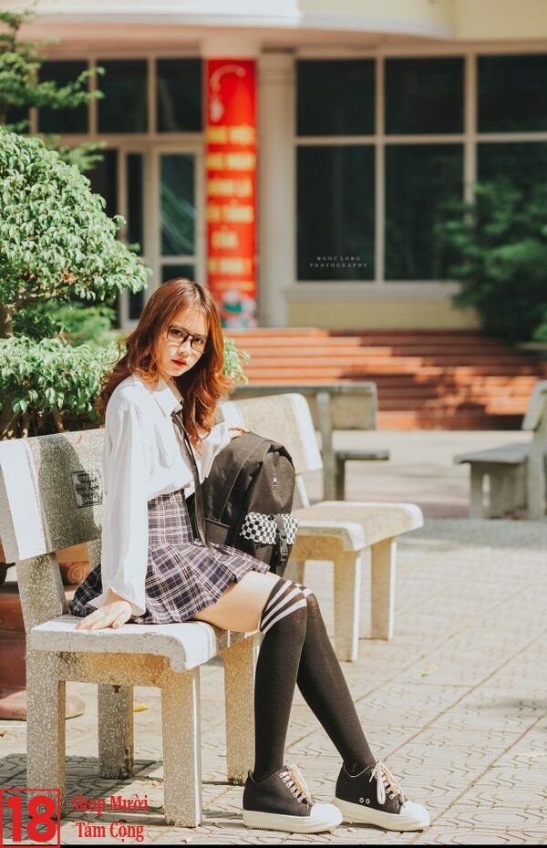 Gái Xinh Mặc Váy Xếp Ly Ngắn (6)