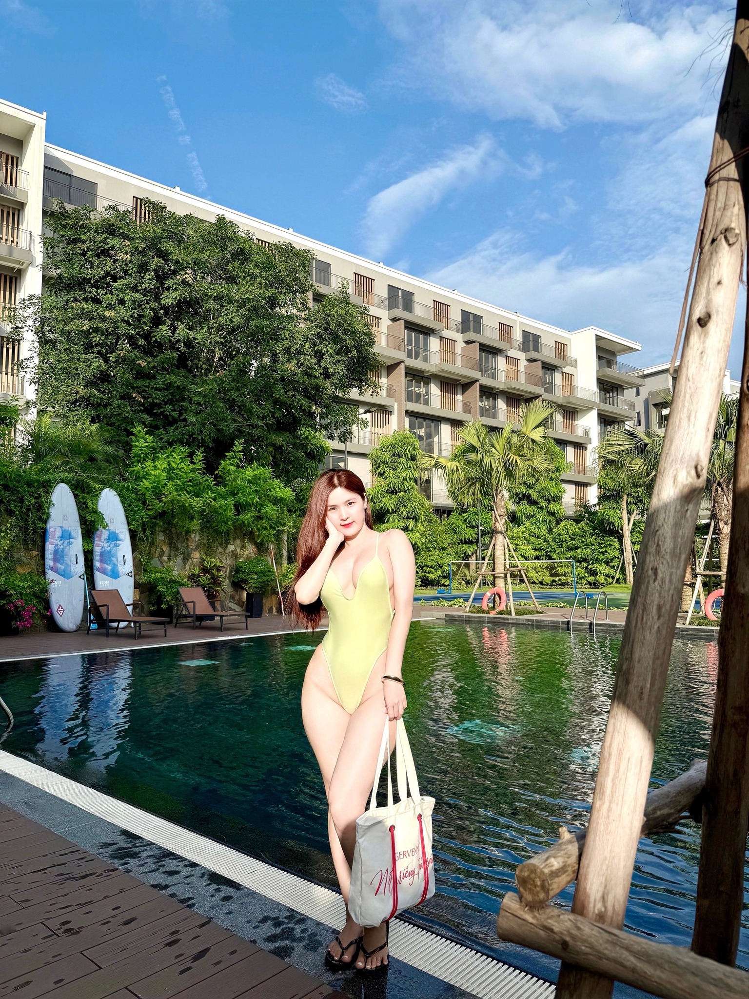 Fan girl MU khoe dáng táo bạo, đăng một bức ảnh duy nhất cũng khiến người xem phải thốt lên hai từ