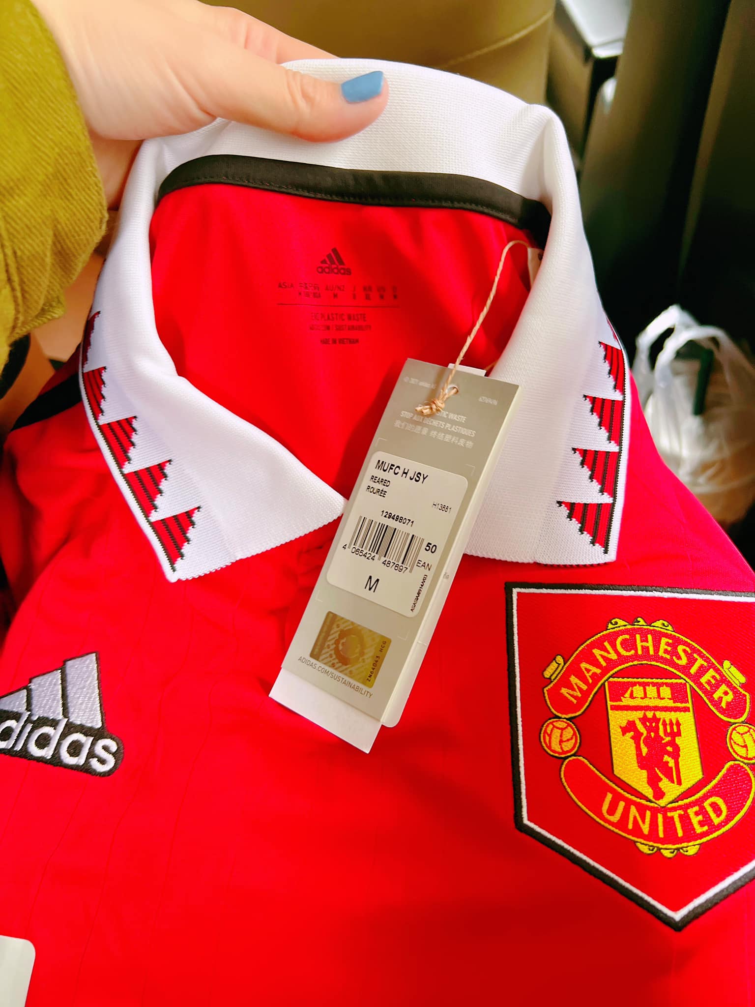 Fan girl MU khoe dáng táo bạo, đăng một bức ảnh duy nhất cũng khiến người xem phải thốt lên hai từ