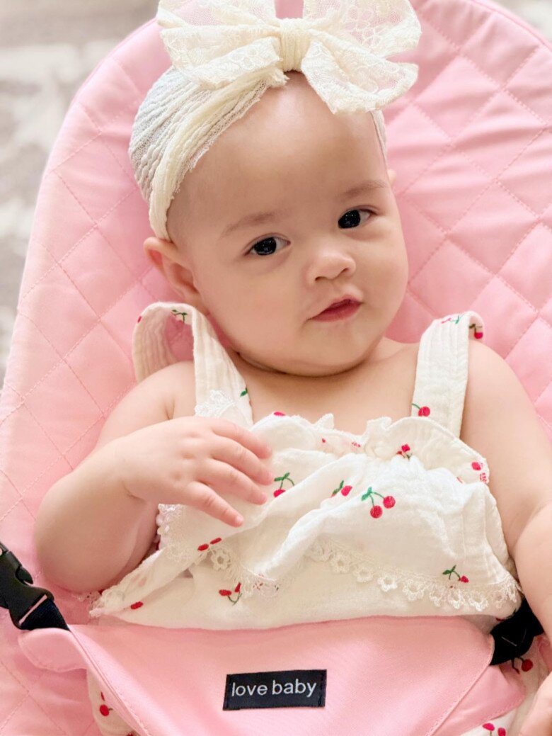 Julia là cô nhóc lai Tây chào đời bằng phương pháp IVF.