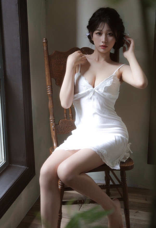 Gương mặt xinh xắn nổi bật trong ảnh đồ ngủ