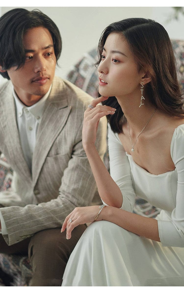 hình ảnh cô dâu mặc váy cưới