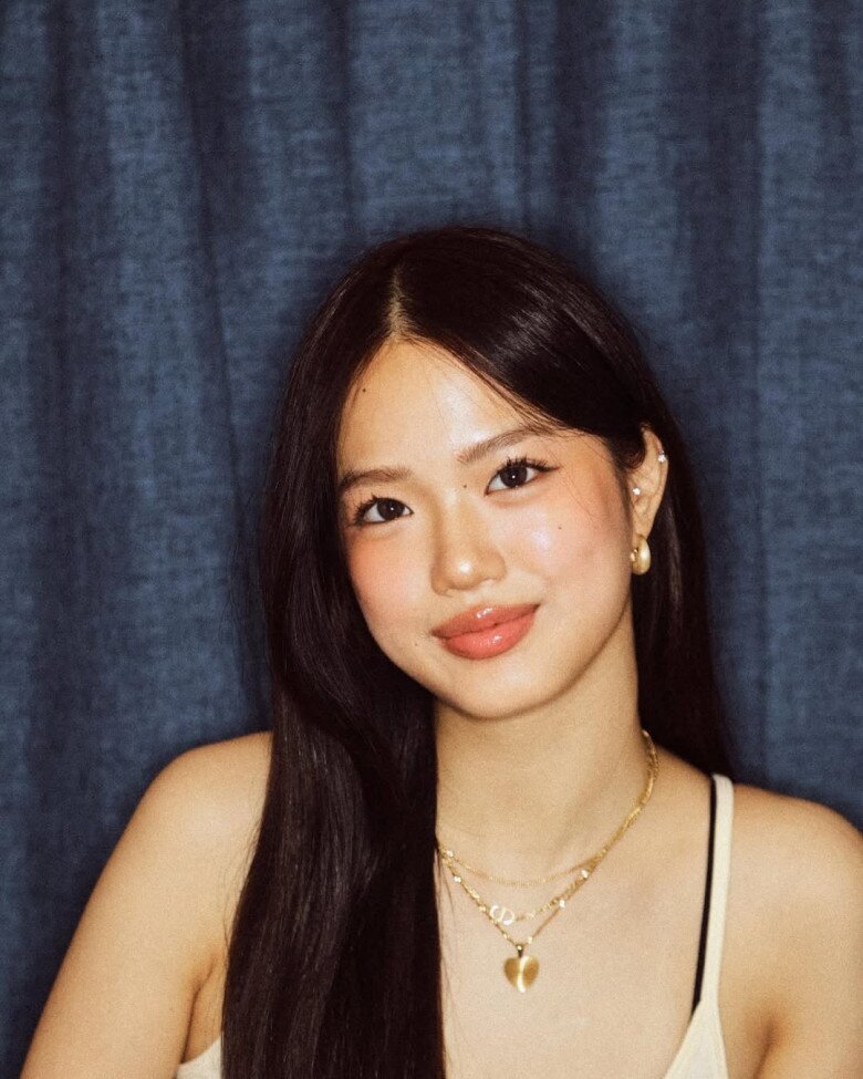 Em gái khoe ảnh chụp trong nhà vệ sinh, hình ảnh nhạy cảm của chị gái hot girl phía sau khiến nhiều người amp;#34;đỏ mặtamp;#34; - 3