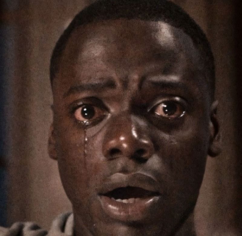 Hình ảnh meme khóc với nhân vật Anh Da Đen