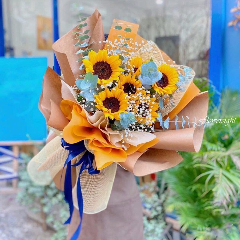 Những loại hoa chụp kỷ yếu đẹp và ý nghĩa nhất