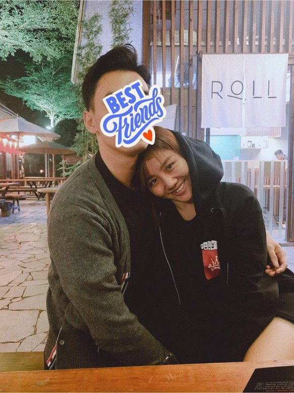 sao viet ngay 261 dau nam choi lon chi pu va kha ngan dua nhau khoe anh ban nude