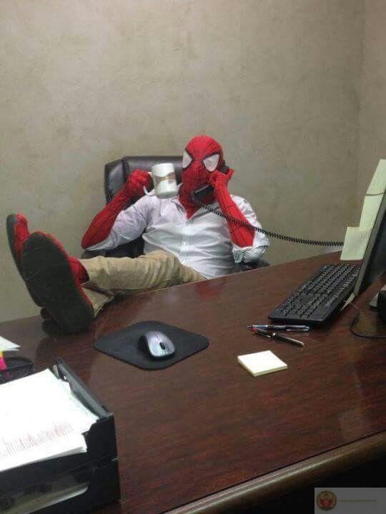 Chỉ tay không giúp gì, nhưng làm meme thì hay