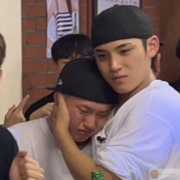 Đừng bắt tôi giải thích vì sao tôi khóc