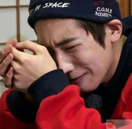 Tôi đã quá quen với cảm giác nghẹn họng vì khóc