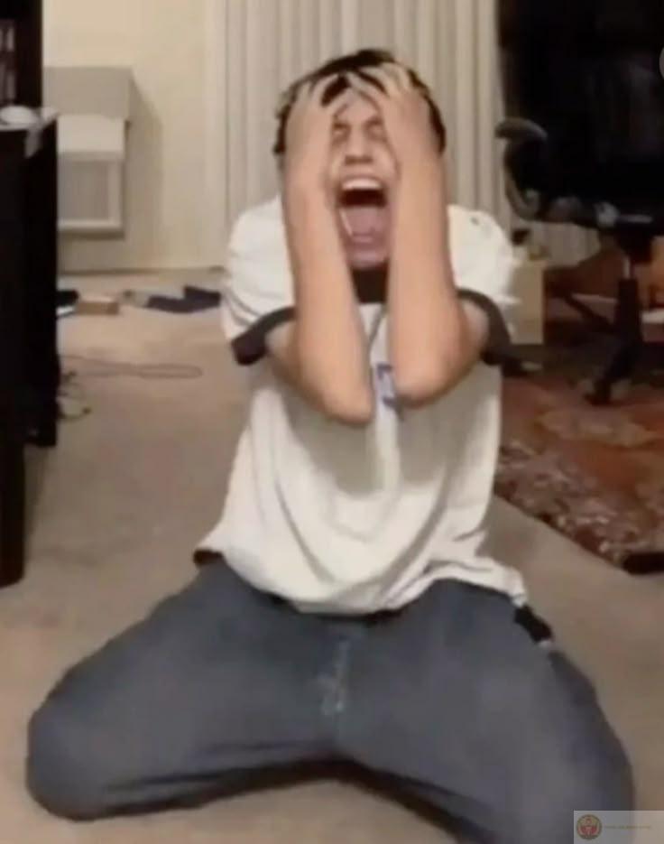 Tôi đã học cách khóc mà không ra tiếng