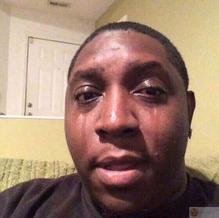 Mỗi lần gượng cười là một lần rơi lệ