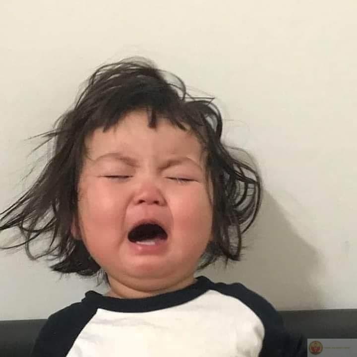 Nhiều lúc chỉ muốn ôm ai đó rồi khóc