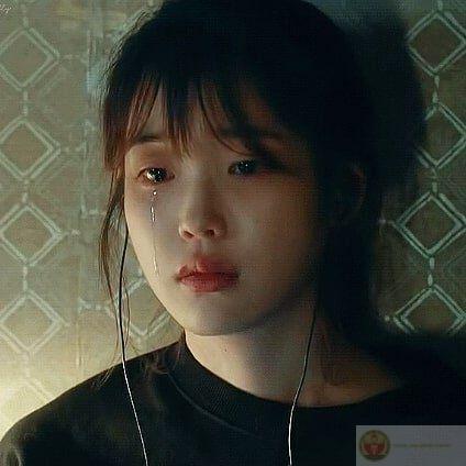 Khóc không giúp tôi khá hơn, nhưng ít ra tôi thật