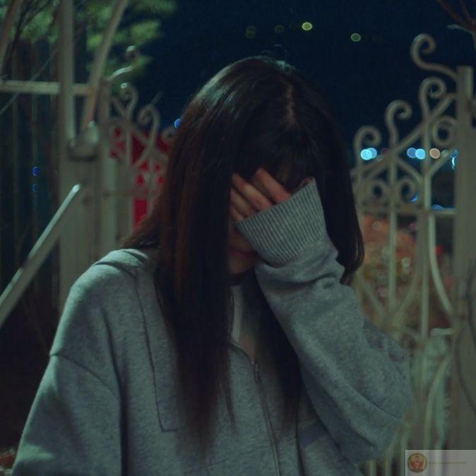 Đôi khi tôi chỉ cần một người lặng lẽ ở bên