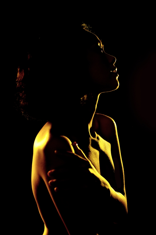 Hoàng Quyên táo bạo trong teaser MV 3D đẹp choáng ngợp - 3