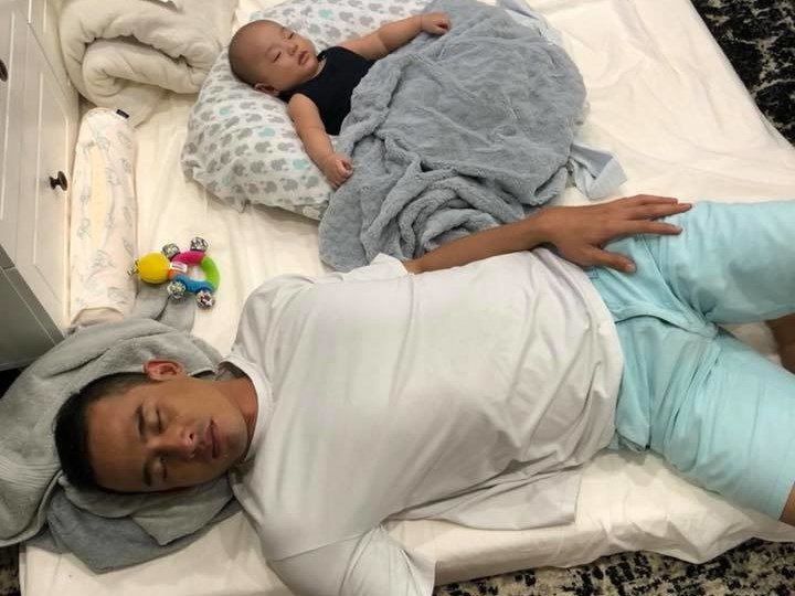 Hai ba con Lương Thế Thành tướng ngủ y chang.