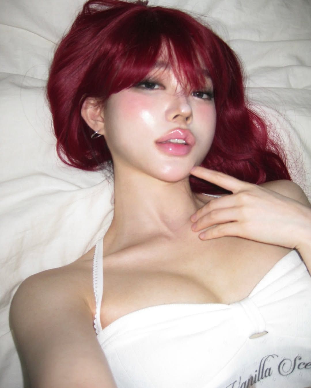 Ánh nắng biển càng làm ảnh gái sexy bikini thêm phần gợi cảm rực rỡ