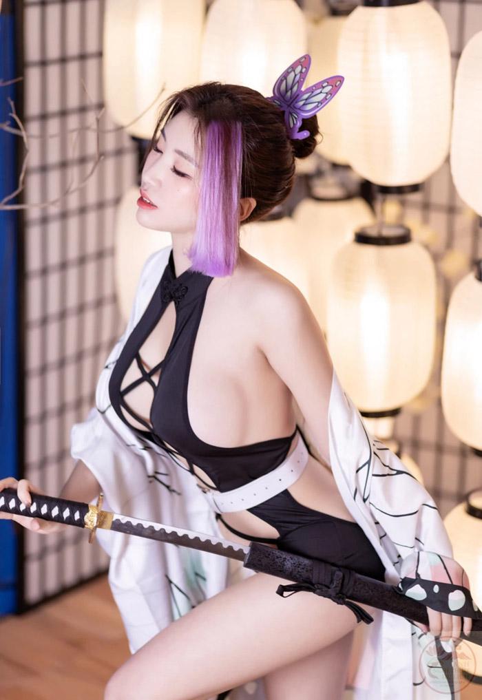 Kochou Shinobu sexy trong Kimetsu