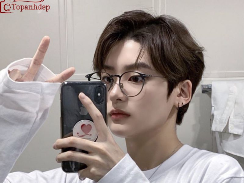 Vẻ đẹp học đường của trai đẹp 13 tuổi