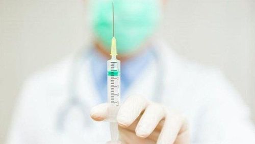 Tiêm thuốc cản quang trong chụp ống tuyến vú thường không gây đau đớn cho người bệnh