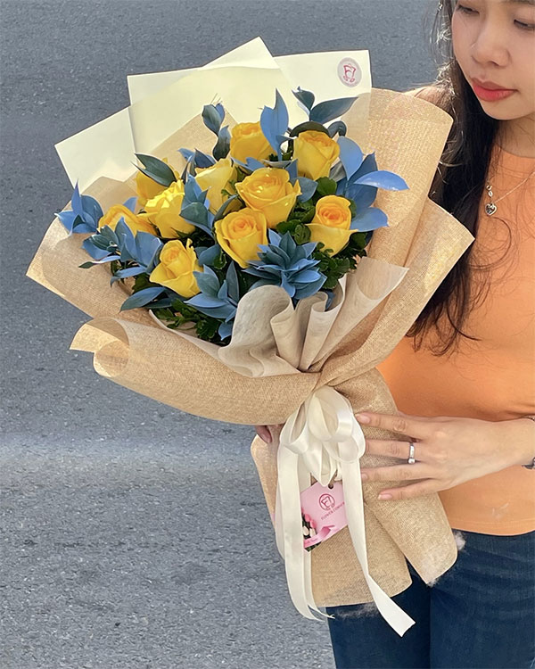 bó hoa hồng vàng tặng bạn thân