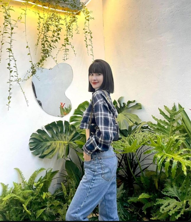 10+ cách chụp ảnh trước gương cực xinh khi lên hình