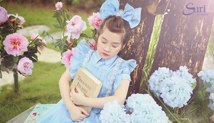 Bật mí TOP 10 cách tạo dáng chụp ảnh cho bé gái ĐẸP và ĐỘC các mẹ nên biết