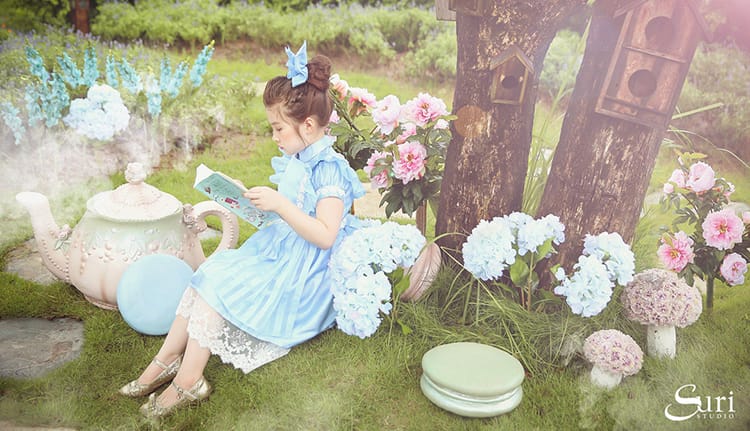 Bật mí TOP 10 cách tạo dáng chụp ảnh cho bé gái ĐẸP và ĐỘC các mẹ nên biết