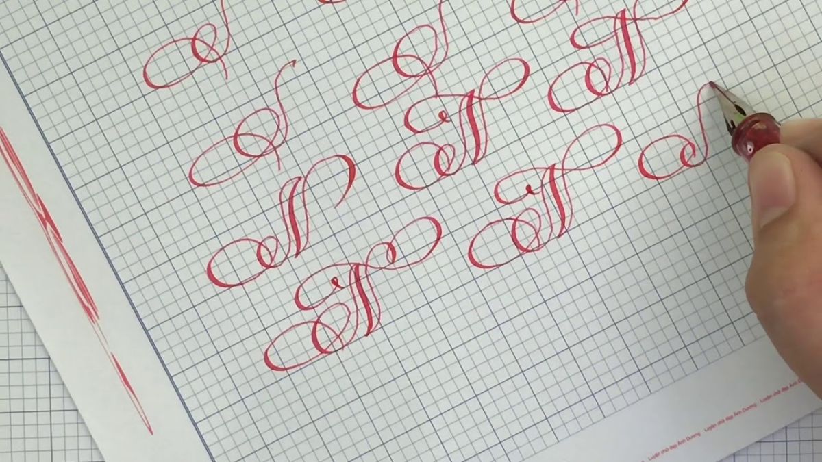 Mẫu chữ hoa sáng tạo dễ viết phổ biến