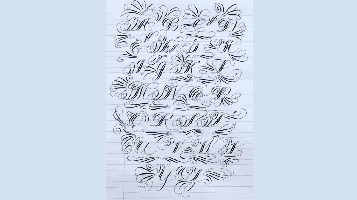 Mẫu chữ hoa sáng tạo dễ viết cách điệu