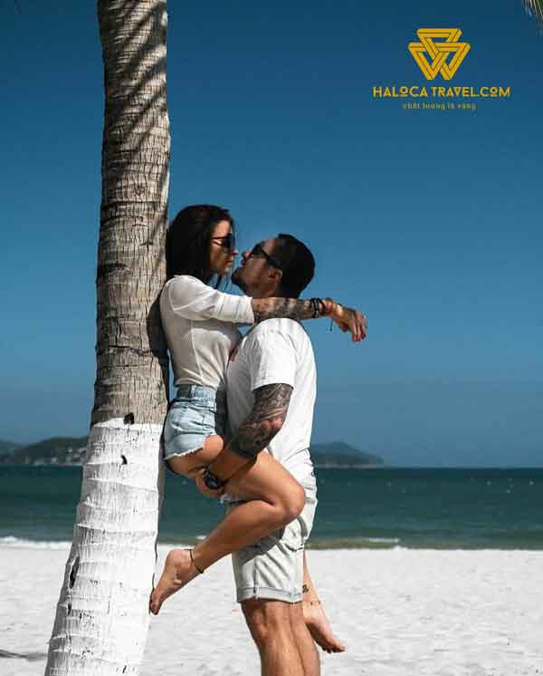 Kieu Chup Anh Ngoai Canh Cho Cap Doi Dep Va Lang Mang