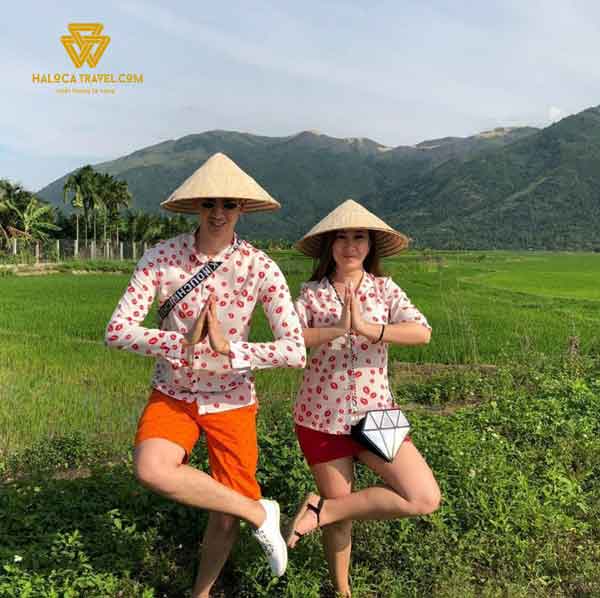 Tao Kieu Giong Nhau Khi Chup Anh