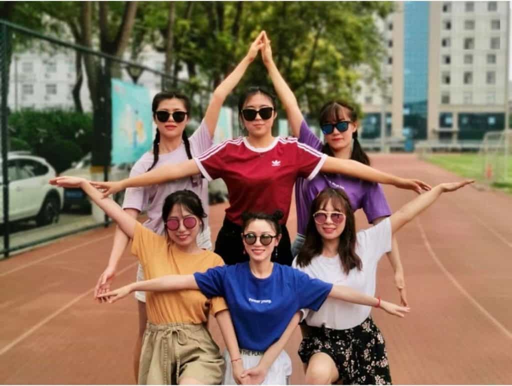 Tạo hình ngôi sao cho nhóm 6 thành viên cực dễ - Nguồn ảnh: Internet